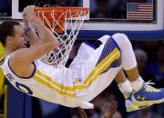 PG电子娱乐官网下载-当东方明珠遇见好莱坞星光，班凯罗在上海队对阵湖人比赛中展现的篮球艺术