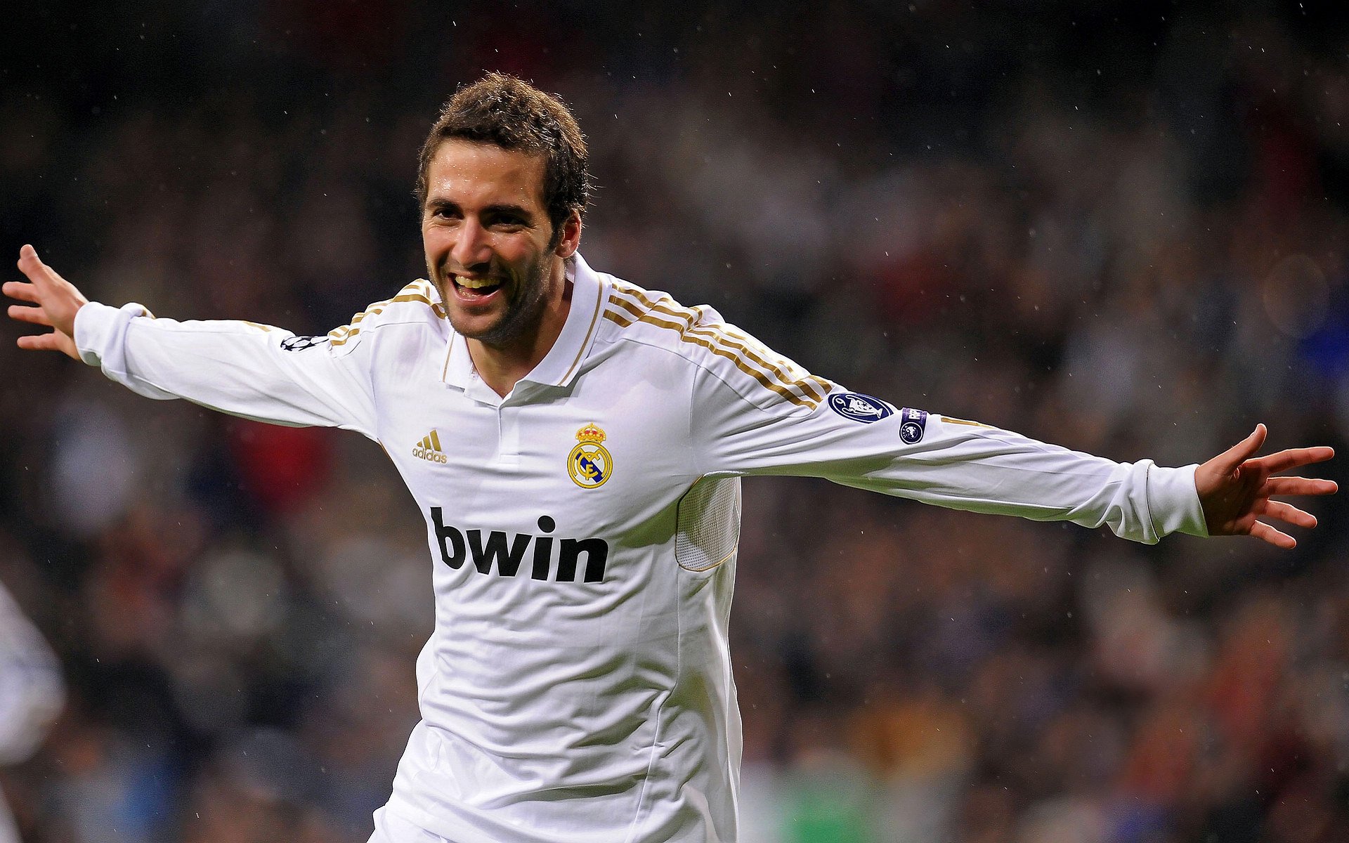 突尼斯稳如磐石，三笘薰闪耀全场，亚洲新星如何统治国际赛场